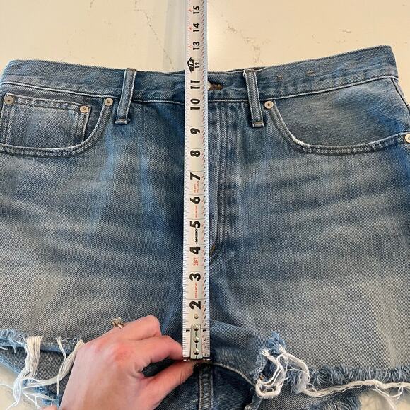Madewell Relaxed Denim Shorts in Rosemount Wash: Destroyed Hem Edition Size 30 - Picture 8 of 10